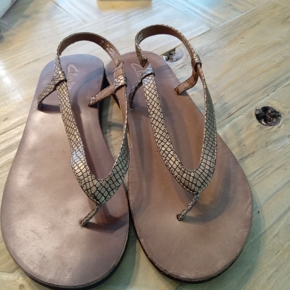 Women's Clarks Size 9 Bronze Snakeskin Embossed Faux Leather Sandals